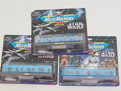 Lot 250 - A group of modern STAR WARS 12" figures...