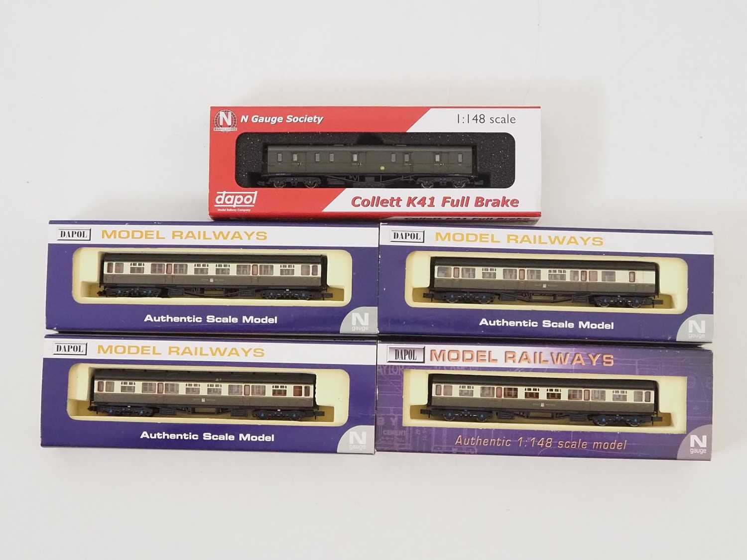 Lot 278 - A group of DAPOL N gauge Collett coaches in...