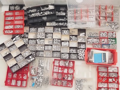 Lot 290 - A large quantity of N gauge whitemetal...