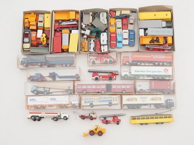Lot 303 - A large group of 1:87 scale HO gauge plastic...