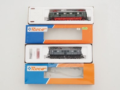Lot 304 - A pair of ROCO HO gauge German Outline...