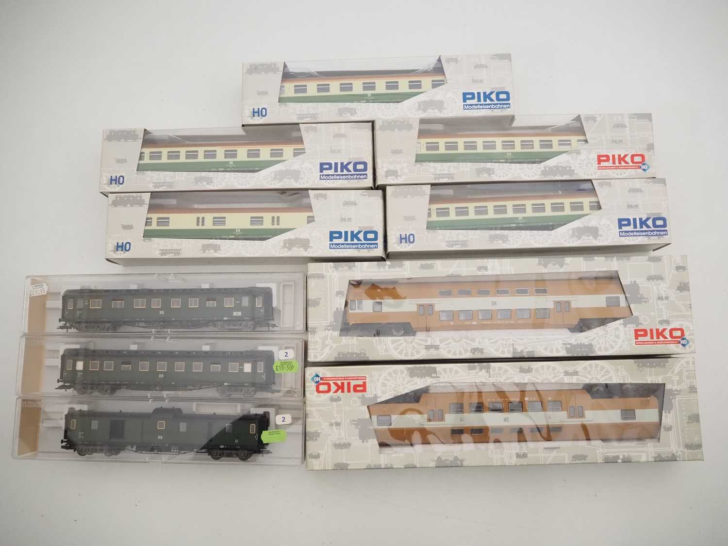 Lot 335 - A group of HO gauge German Outline bogie