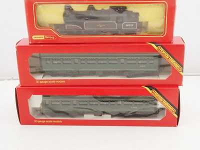 Lot 397 - A HORNBY OO gauge 3-car diesel railcar...