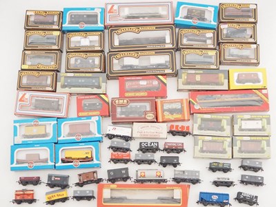Lot 402 - A large quantity of OO gauge boxed and unboxed...