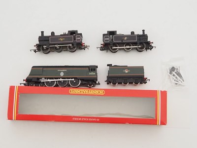 Lot 425 - A HORNBY OO gauge R310 Battle of Britain Class...