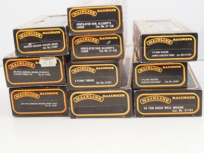 Lot 426 - A quantity of OO gauge rolling stock by AIRFIX,...