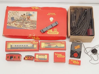 Lot 440 - A group of TRIANG OO gauge model railways...