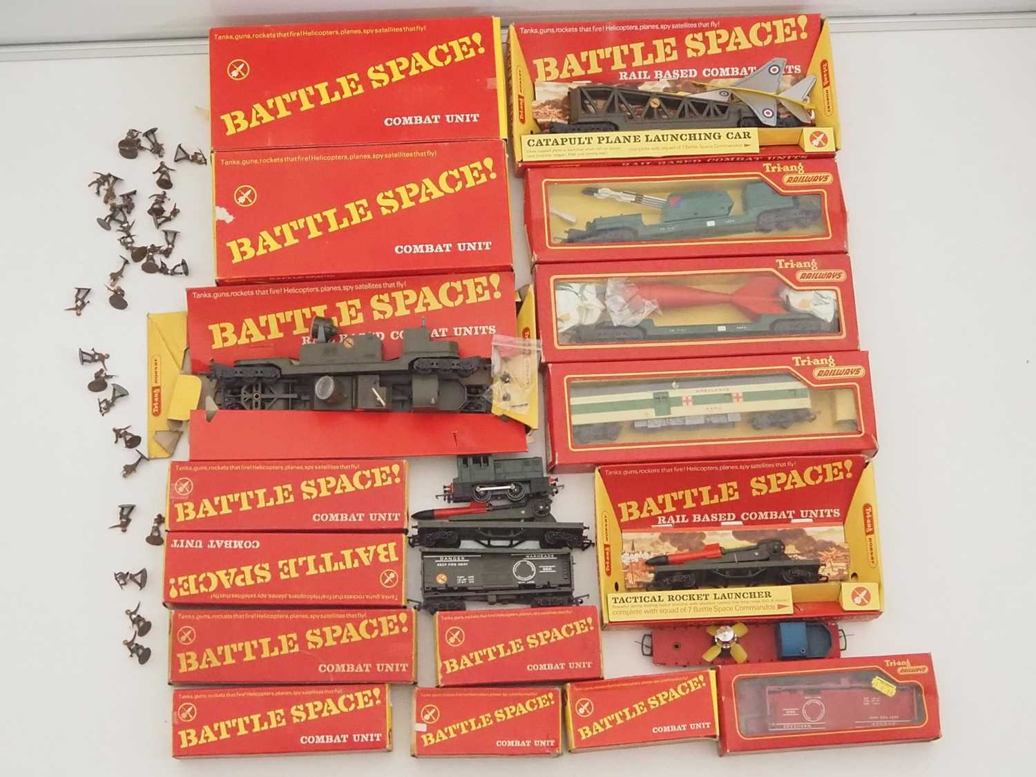 Lot 444 - A large quantity of TRIANG/HORNBY OO gauge...