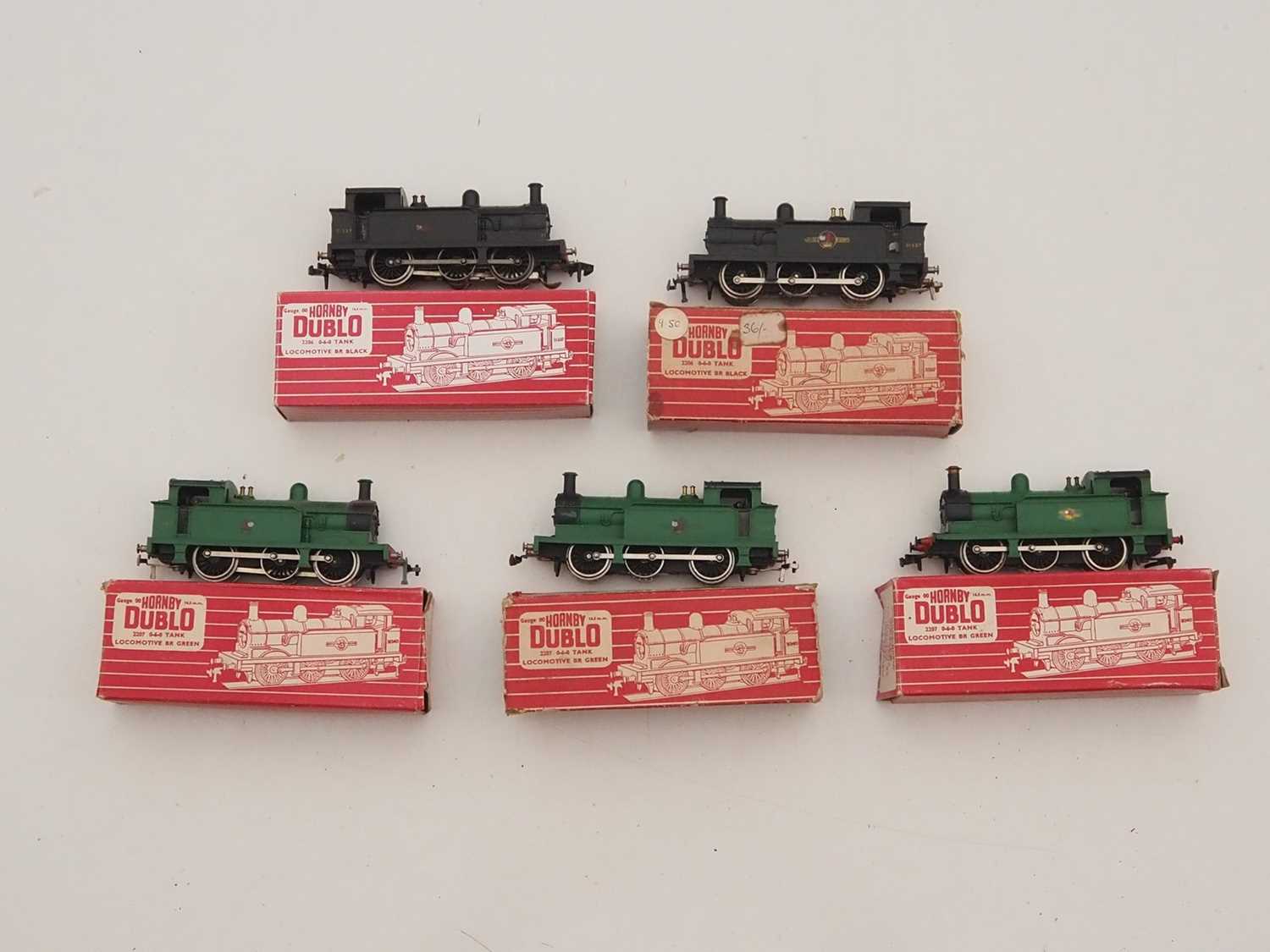 Lot 452 - A group of HORNBY DUBLO OO gauge 2-rail R1...