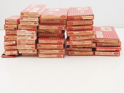 Lot 461 - A tray of boxed HORNBY DUBLO OO gauge 2-rail...