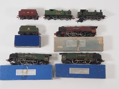 Lot 472 - A group of HORNBY DUBLO OO gauge 3-rail steam...