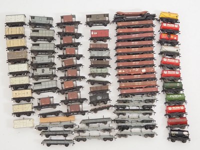 Lot 481 - A large tray of unboxed HORNBY DUBLO OO gauge...