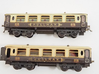 Lot 506 - A pair of HORNBY O gauge No. 2 Pullman coaches...