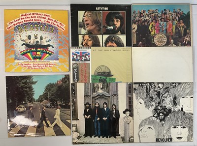 Lot 448 - VINYL - A collection of THE BEATLES LP albums...