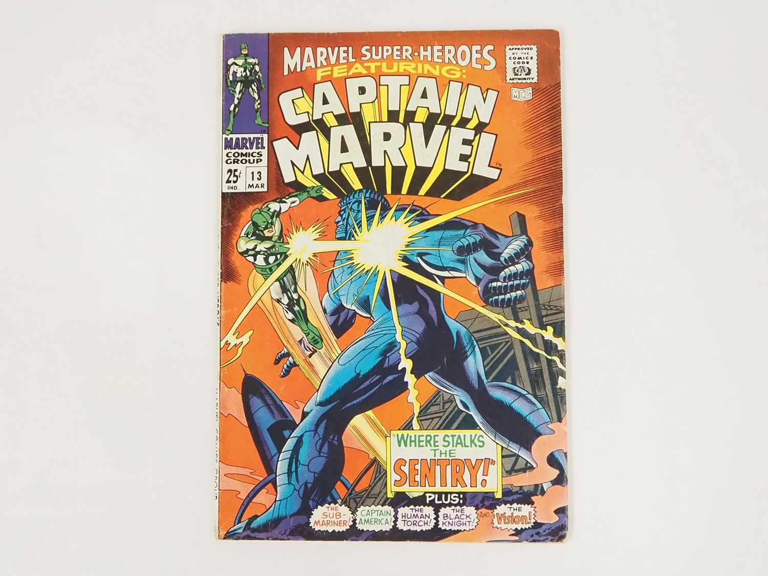 Lot 263 - MARVEL SUPER-HEROES: CAPTAIN MARVEL #13 (1968 -...