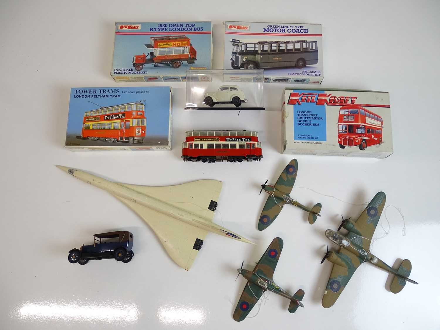 Lot 1 - VINTAGE TOYS: A group of kit built aeroplanes,...