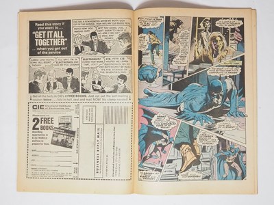Lot 360 - BATMAN #251 (1973 - DC) - Classic Joker cover...