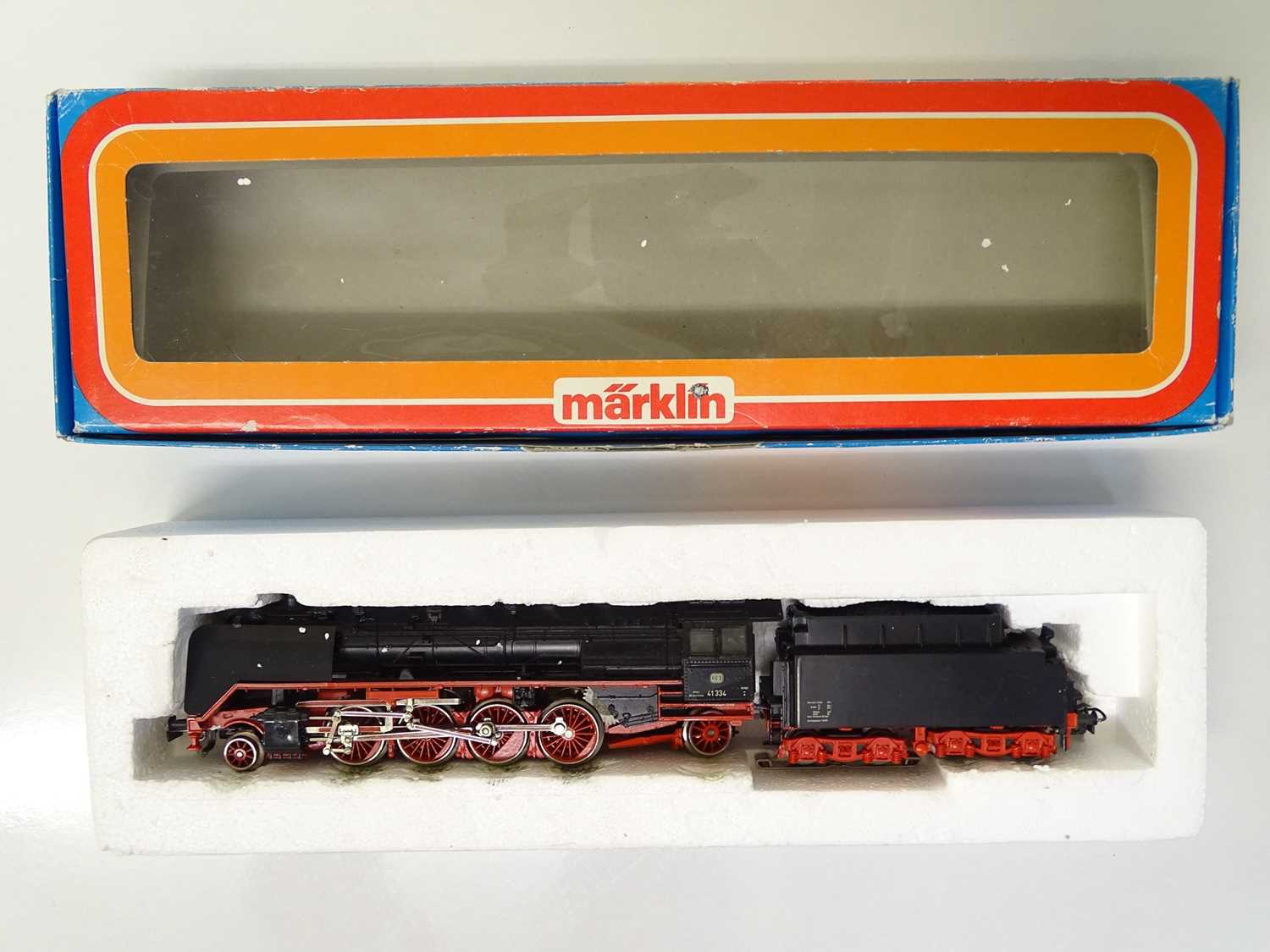 Lot 104 - HO SCALE MODEL RAILWAYS: A MARKLIN 3082 3 rail...