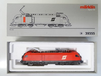 Lot 107 - HO SCALE MODEL RAILWAYS: A MARKLIN 39355...