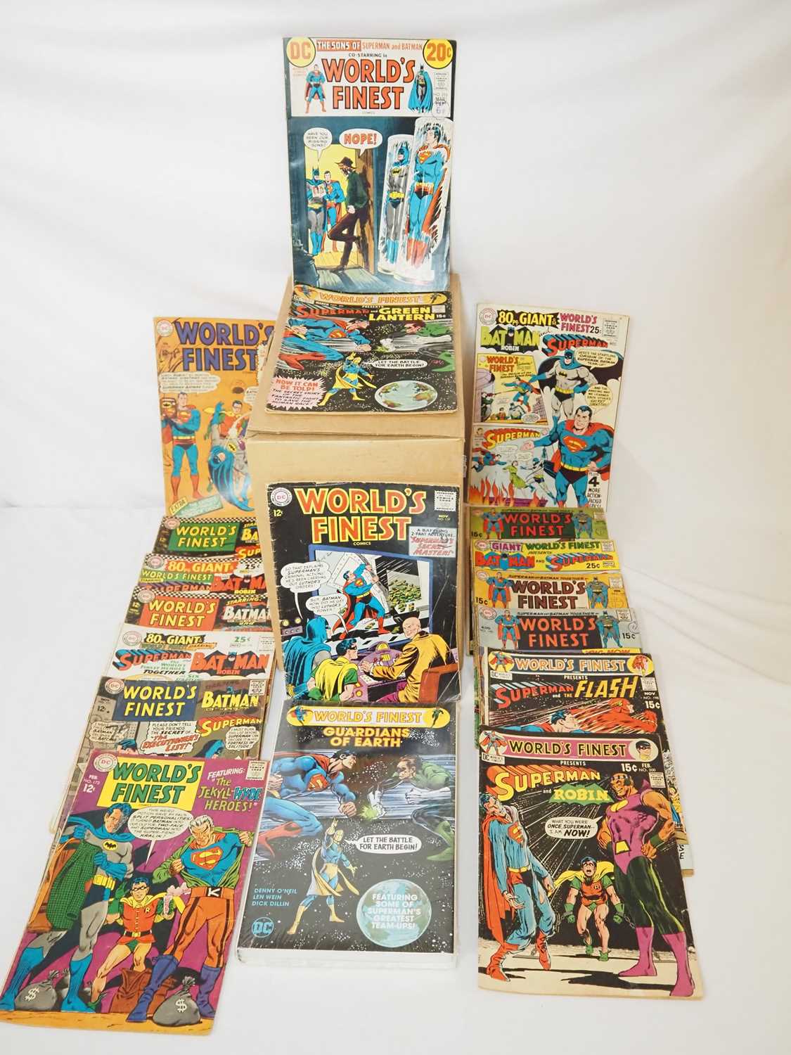 Lot 422 - WORLD'S FINEST COMICS #137, 155, 160, 161, 162,...