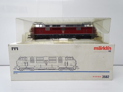 Lot 111 - HO SCALE MODEL RAILWAYS: A MARKLIN 3582 3 rail...