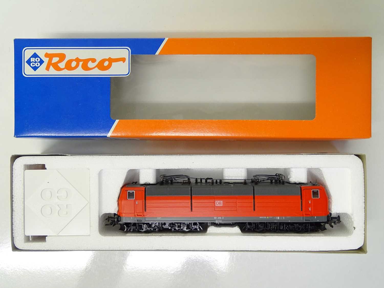 Lot 113 - HO SCALE MODEL RAILWAYS: A ROCO 63719 BR181...