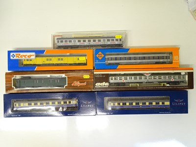 Lot 116 - HO SCALE MODEL RAILWAYS: A group of German and...