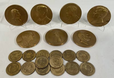 Lot 457 - AMERICANA - A collection of commemorative...