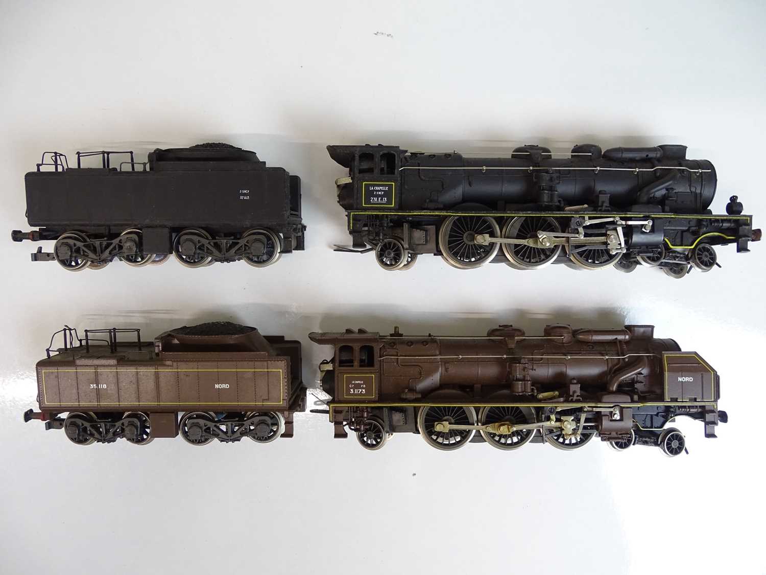 Lot 128 - HO SCALE MODEL RAILWAYS: A pair of unboxed...