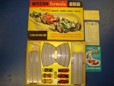 Lot 12 - VINTAGE TOYS: A WRENN Formula 152 set 0 slot...