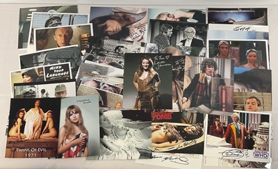 Lot 422 - A large quantity of autographed black/white...