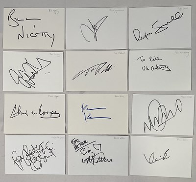 Lot 405 - A large quantity of autograph cards signed by...