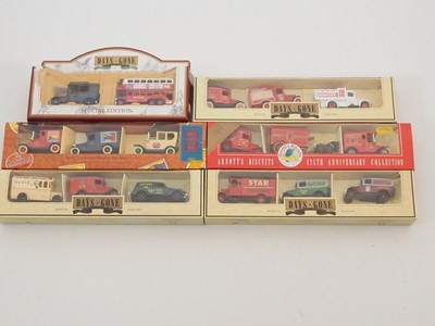 Lot 32 - A mixed group of modern diecast cars, lorries...
