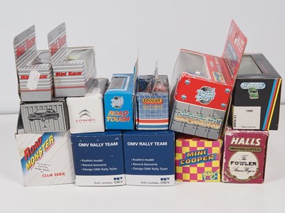 Lot 87 - A mixed box of modern diecast cars, vans,...