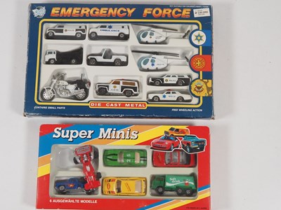 Lot 87 - A mixed box of modern diecast cars, vans,...