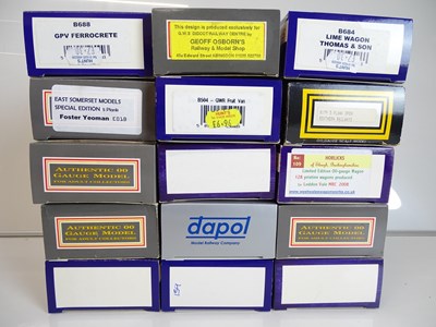 Lot 151 - OO SCALE MODEL RAILWAYS: A group of boxed...