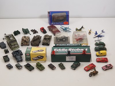 Lot 131 - A mixed tray of vintage and modern diecast to...