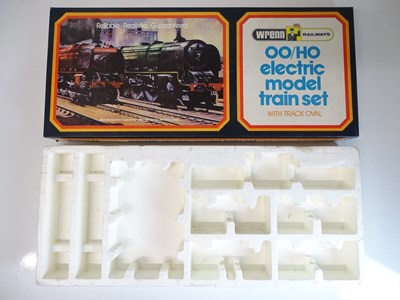 Lot 156 - OO SCALE MODEL RAILWAYS: A WRENN Railways...