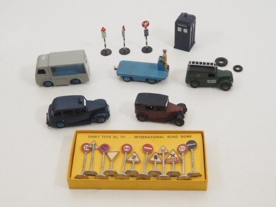 Lot 167 - A DINKY 771 International Road Signs set...