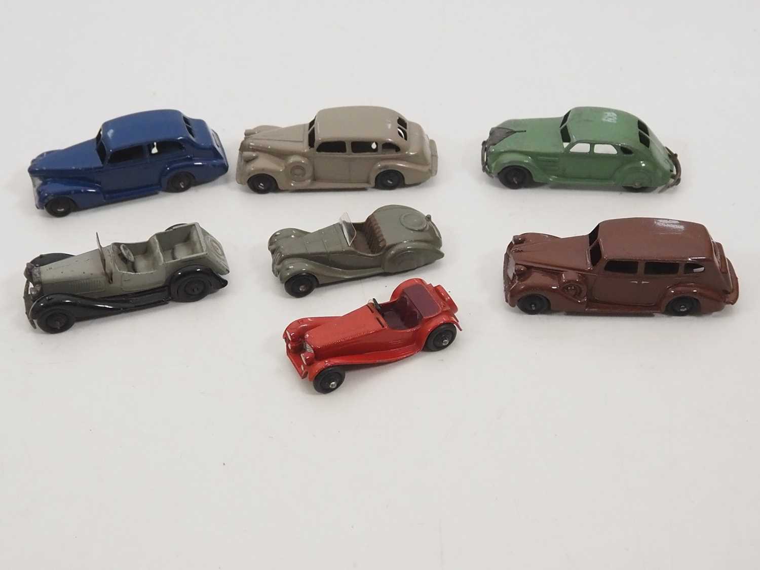 Lot 171 - A group of unboxed DINKY diecast cars to...