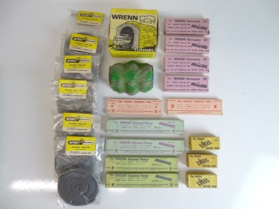 Lot 159 - OO SCALE MODEL RAILWAYS: A quantity of WRENN...