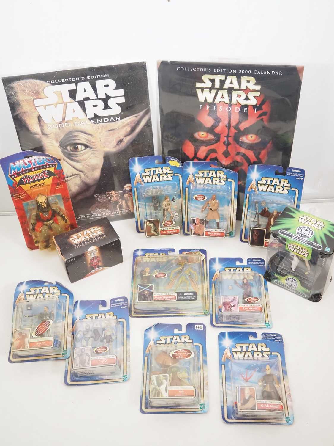 Lot 203 - A large quantity of modern Star Wars figures...