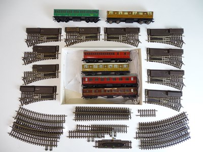Lot 163 - OO SCALE MODEL RAILWAYS: A quantity of unboxed...