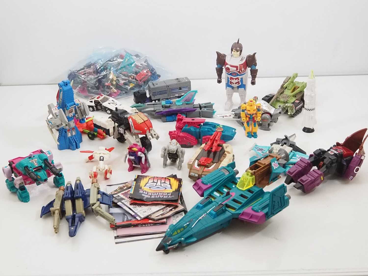 Lot 254 - A large quantity of unboxed HASBRO...