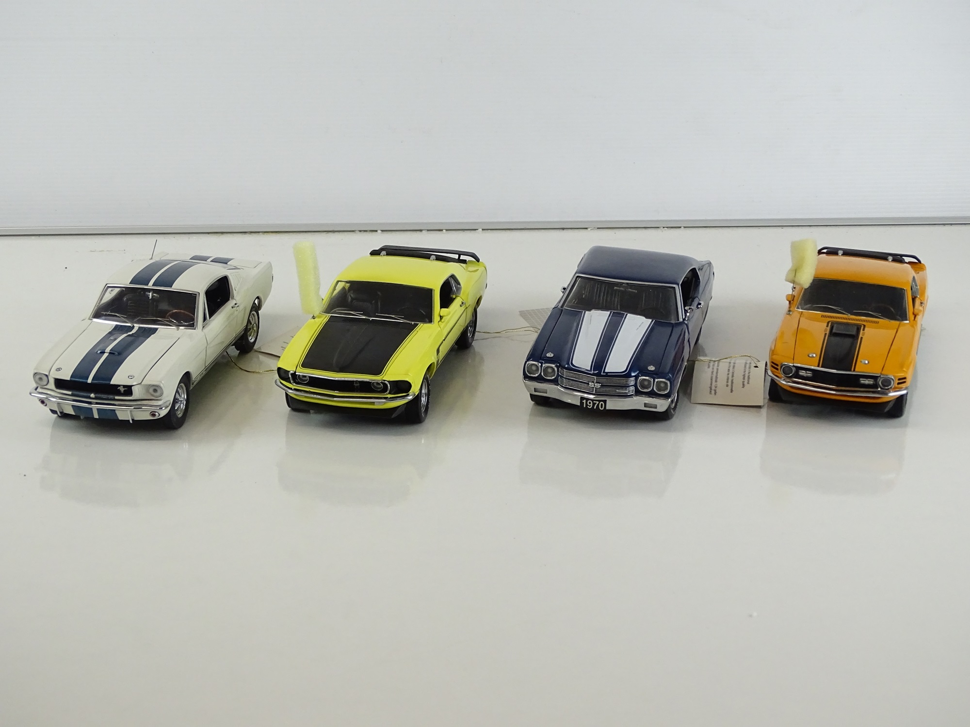 Lot 168 - A group of diecast cars in 1:24 Scale by