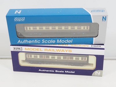 Lot 288 - A group of DAPOL N gauge Collett coaches all...