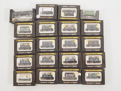 Lot 305 - A mixed group of GRAHAM FARISH N gauge wagons...