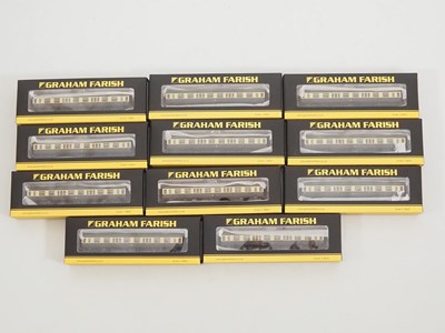 Lot 314 - A group of GRAHAM FARISH by BACHMANN N gauge...