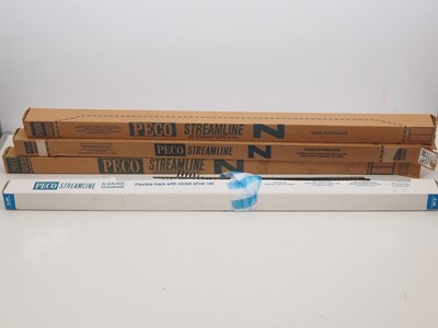 Lot 315 - A large quantity of PECO N gauge streamline...