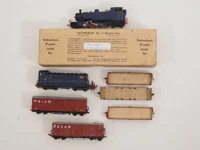 Lot 321 - A group of 009 scale rolling stock comprising...